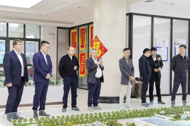 Делегация Республики Татарстан (Российская Федерация) посетили компанию Zhongyu Dingli с целью ознакомления и изучения (1)