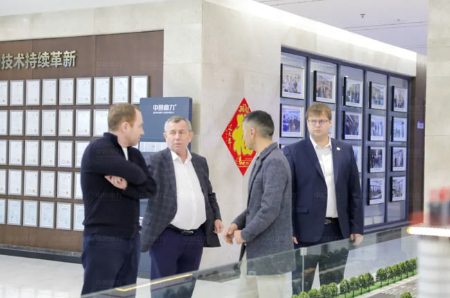 Делегация Республики Татарстан (Российская Федерация) посетили компанию Zhongyu Dingli с целью ознакомления и изучения (2)