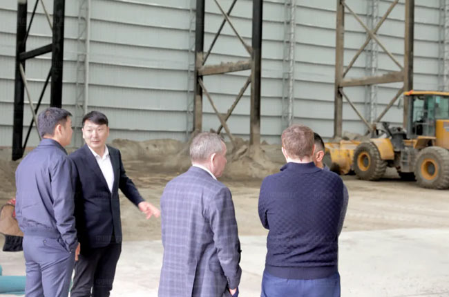 Делегация Республики Татарстан (Российская Федерация) посетили компанию Zhongyu Dingli с целью ознакомления и изучения (8)